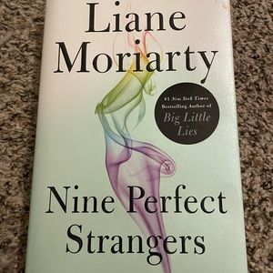Liane Moriarty Nine Perfect Strangers Hardcover